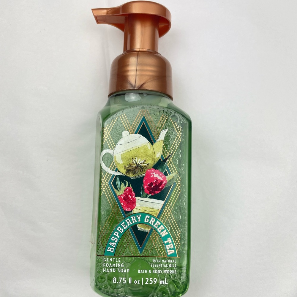 1-BATH AND BODY WORKS ~RASPBERRY GREEN TRA~FOAMING HAND SOAP